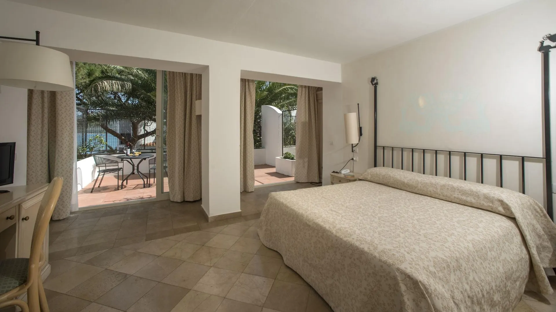 El Faro Hotel & Spa Alghero 4*,